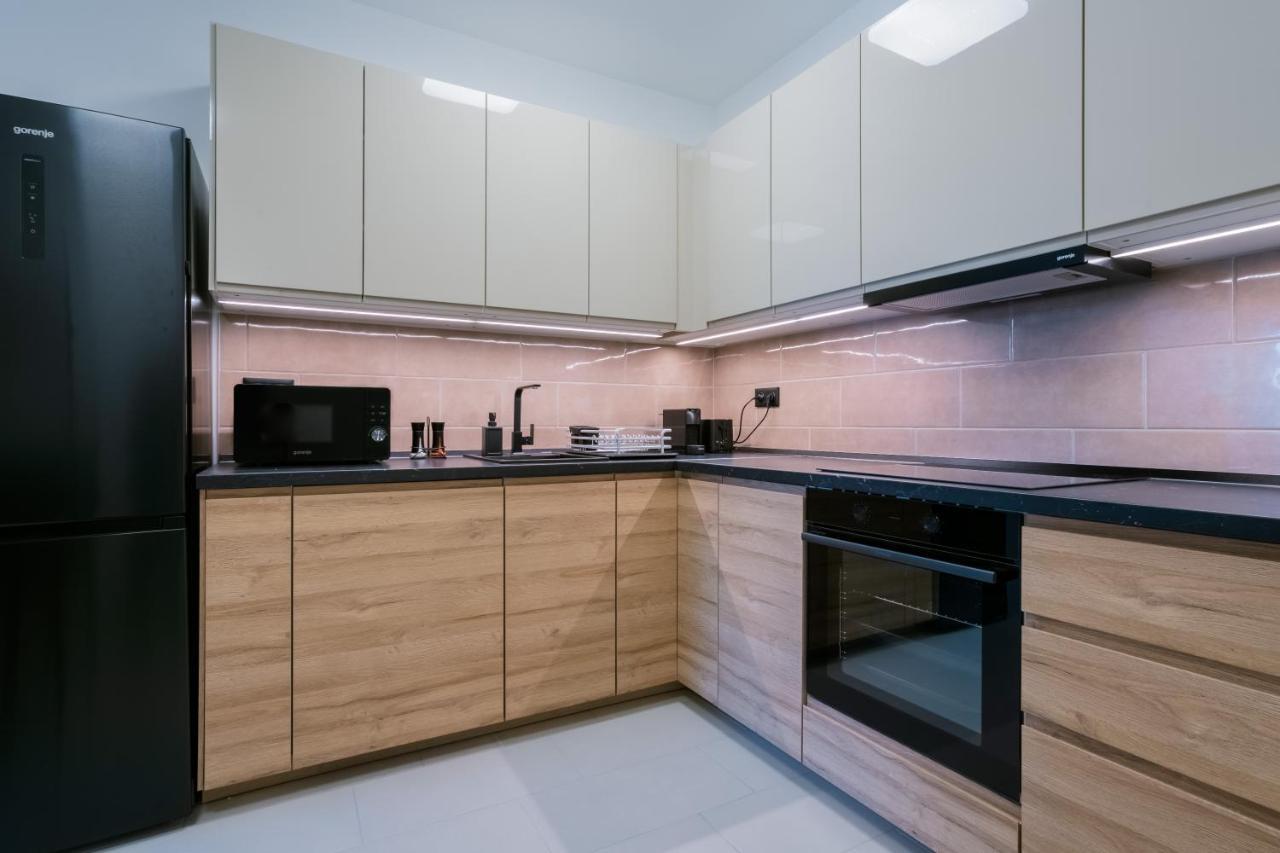 Fox Premium Apartment & Free Private Parking Budapeste Exterior foto