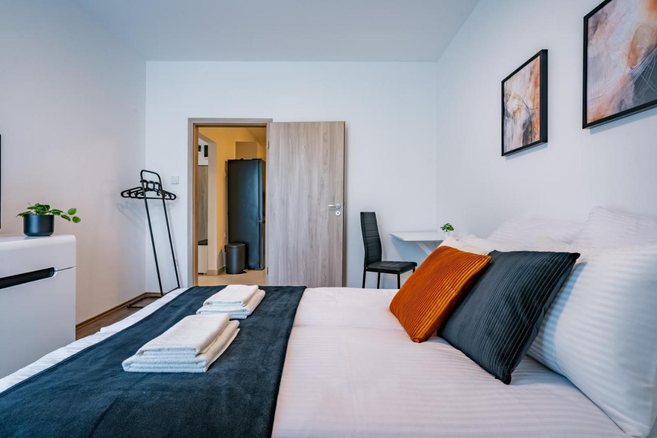 Fox Premium Apartment & Free Private Parking Budapeste Exterior foto