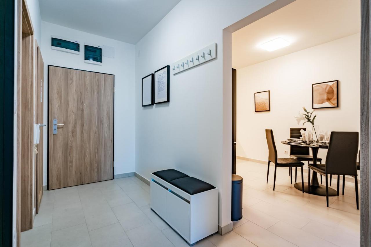 Fox Premium Apartment & Free Private Parking Budapeste Exterior foto