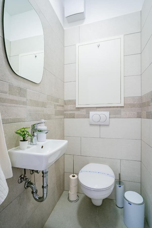 Fox Premium Apartment & Free Private Parking Budapeste Exterior foto
