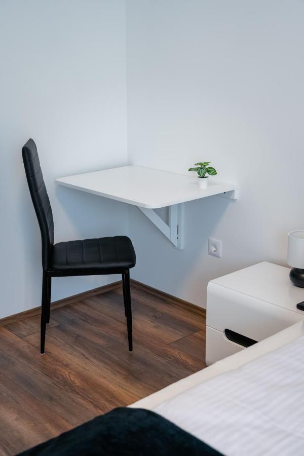 Fox Premium Apartment & Free Private Parking Budapeste Exterior foto